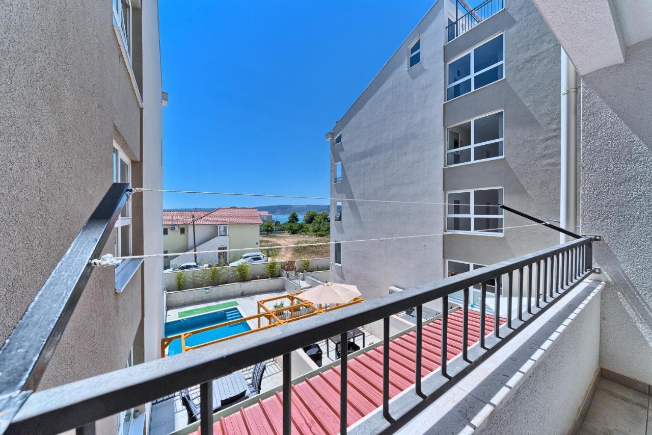 Modern Apartments With Sea View 150 Meters To Beach Kaštela Exteriör bild