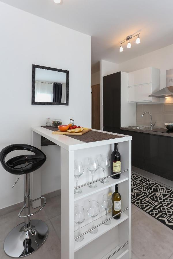 Modern Apartments With Sea View 150 Meters To Beach Kaštela Exteriör bild